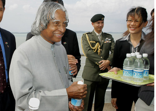 Indian American Student Finds Simpler Solution to World Water Problem