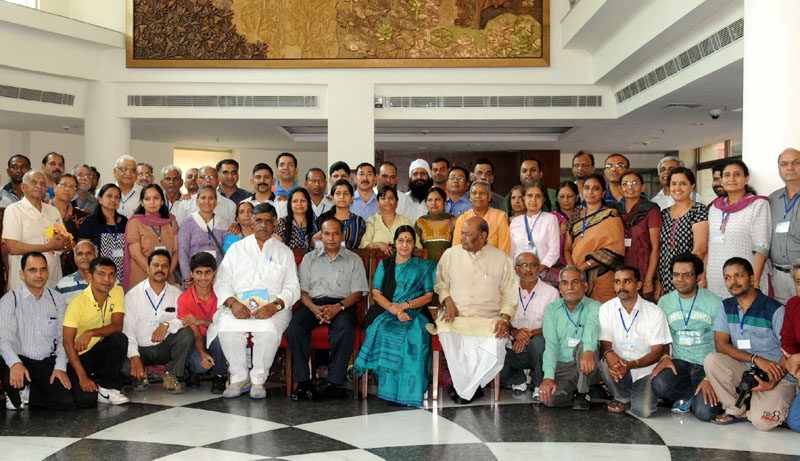 The Union Minister for External Affairs and Overseas Indian Affairs, Smt. Sushma Swaraj with the first batch of Kailash Manasarovar Yatra- 2014 after the flagged off ceremony, in New Delhi on June 11, 2014.(PIB Photo)