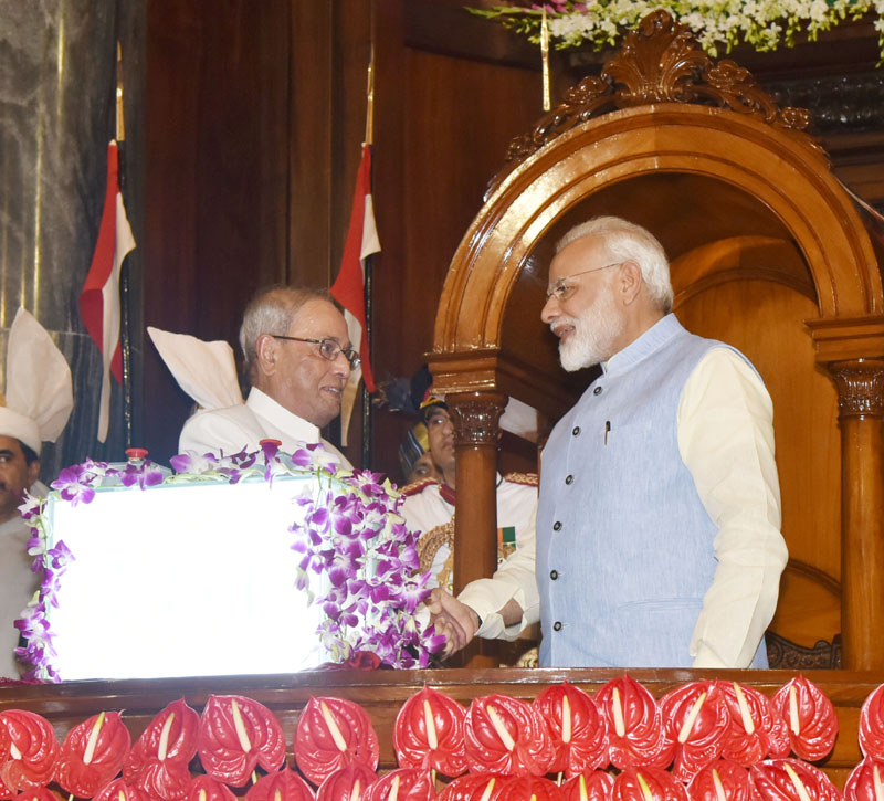 The President, Mr Pranab Mukherjee and the Prime Minister, Mr Narendra Modi at the ceremony to launch the Goods & Service Tax (GST), in Central Hall of Parliament, in New Delhi, in the midnight of June 30- July 01, 2017.(PIB)