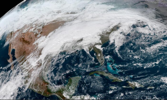 NOAA Satellite keeps an eye on US holiday travel weather