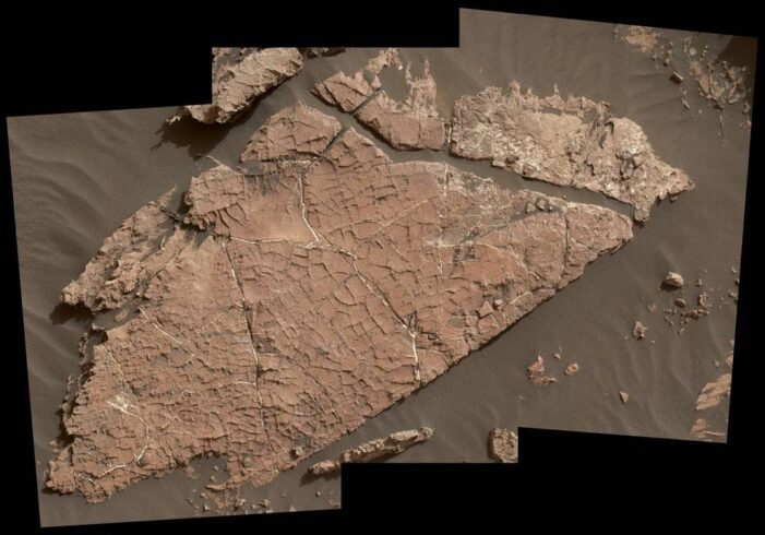 Mars cracks show water dried up 3.5 billion years ago on Red Planet