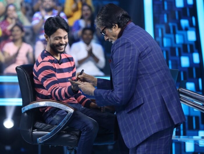 KBC Show: Big B signs contestant on hand not to confuse with twin brother
