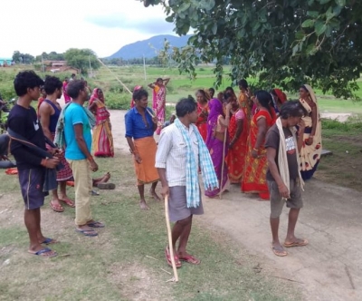 Women in Jharkhand village launch campaign to stop tipplers from Bihar; Destroyed local breweries