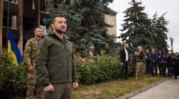 Ukraine Begins Truce, Hands Russia List of 1,000 Prisoners to Swap