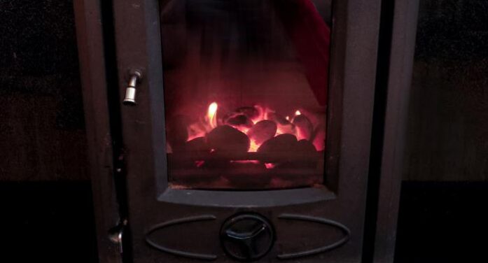 Poor smoke does not equal poor risk: All solid fuels identified to produce ultrafine particles