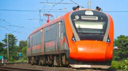 Mumbai–Ahmedabad Vande Bharat To Run With 20 Coaches From April 28